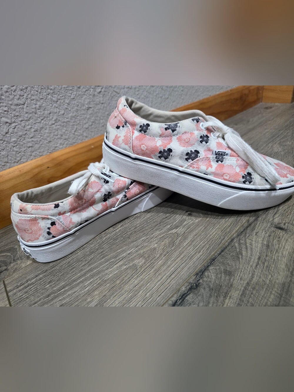 Vans Pink Floral Low-Top Sneakers with White Sole - Picture 1 of 4